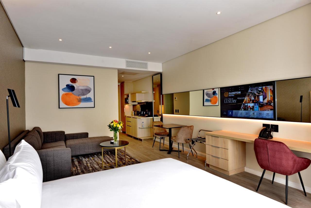@Sandton Hotel Johannesburg Exterior photo