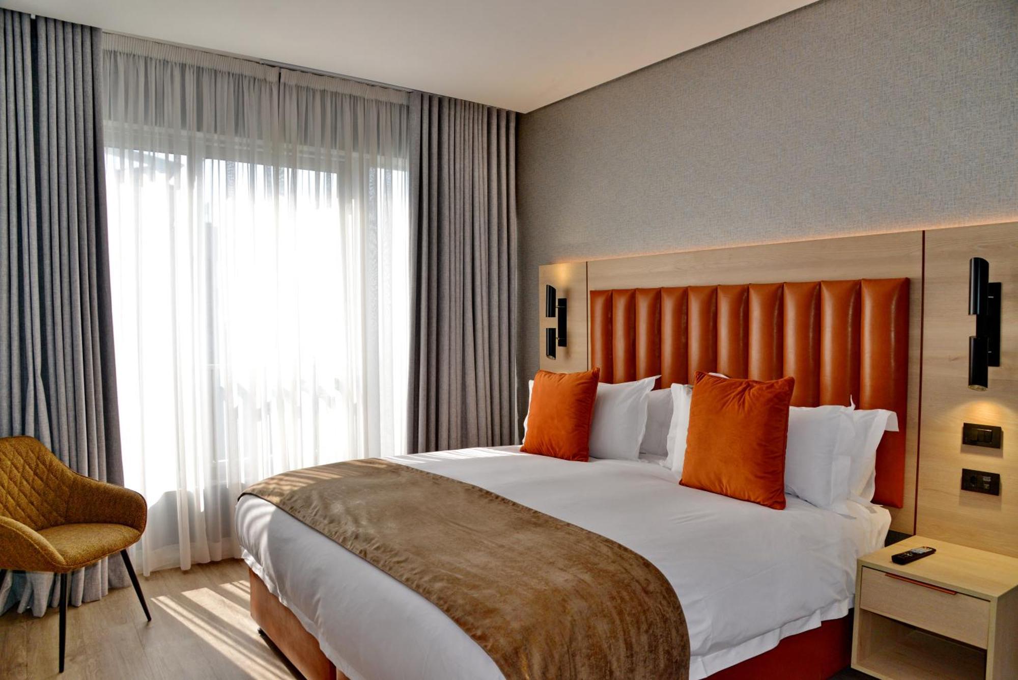@Sandton Hotel Johannesburg Exterior photo